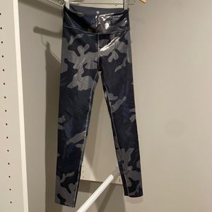 Noli metallic camo print leggings S